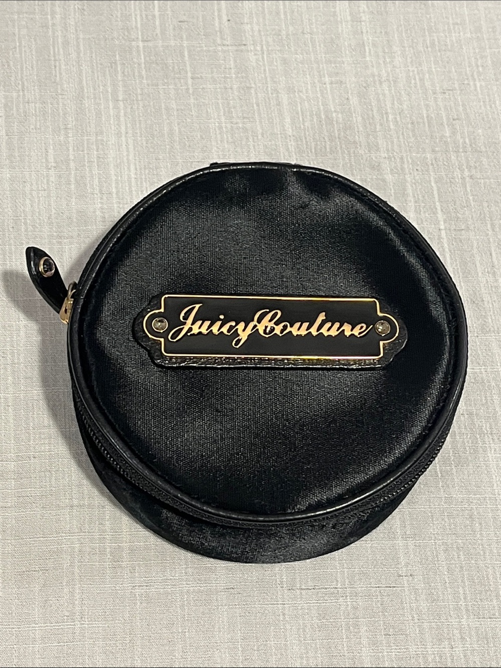 Juicy Couture Black Satin Round jewelry travel Pouch with Gold Plaque